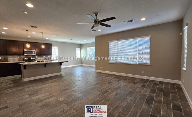 Foto del edificio - 1479 Leonard Ct