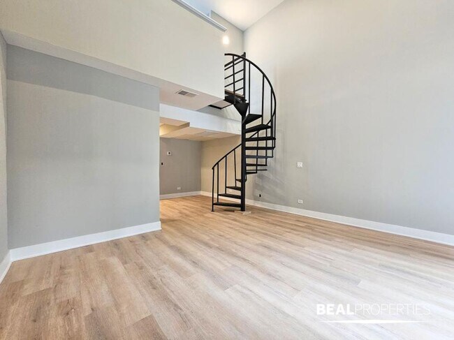 Building Photo - 1 bedroom in CHICAGO IL 60610