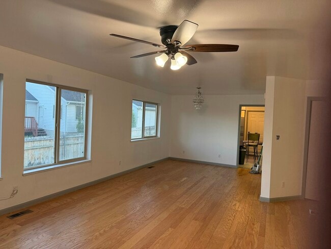 Building Photo - 2092 Colonial Dr