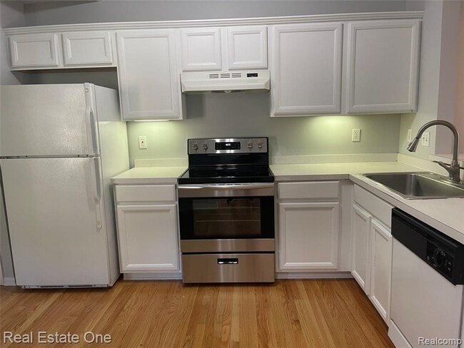 Building Photo - 2519 Westmont Cir