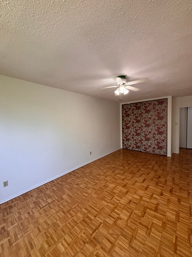 Building Photo - 431 Daly Ave