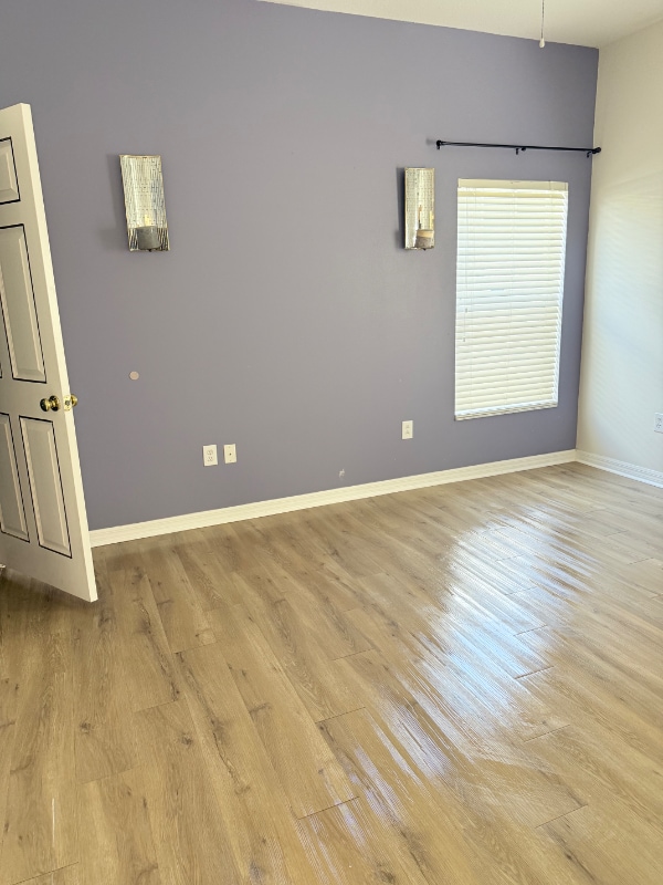 Building Photo - 305 E Hanlon St