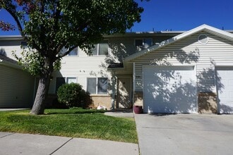 Building Photo - 3166 Buena Verde Ln S