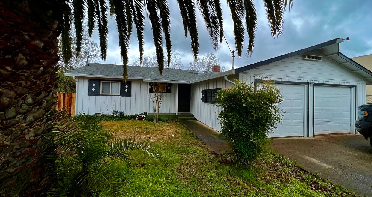 Primary Photo - 2963 Regal Ave