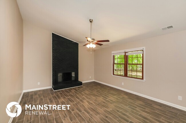Foto del edificio - 6200 Oak Glen Ln