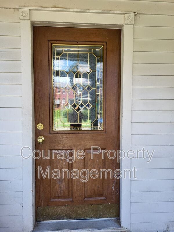 Building Photo - 404 Linden Pl