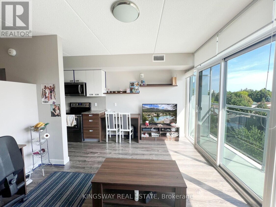 Photo principale - 308-308 Lester St