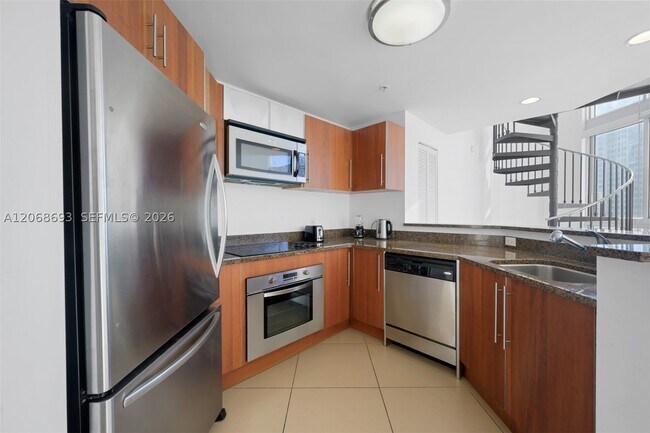 Foto del edificio - 300 S Biscayne Blvd