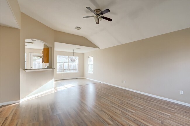 Foto del edificio - 18814 Bonners Park Cir