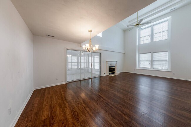 Foto del edificio - 108 Waters Edge Dr