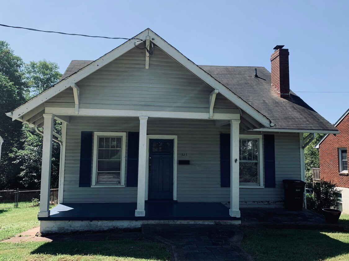 Primary Photo - 323 Warren Ave