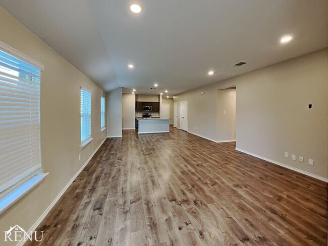 Foto del edificio - 2603 Hutchins Dr