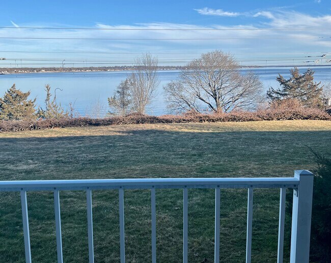 Foto del edificio - 4100 Post Rd