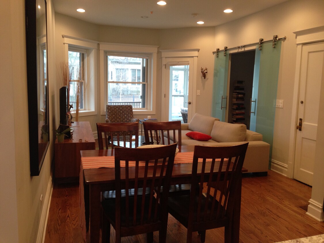 Dining/Living room - 1428 W Bryn Mawr Ave