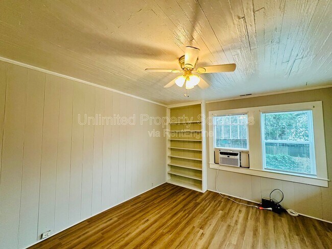 Foto del edificio - 1722 1/2 Orange St