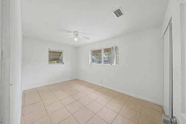 Foto del edificio - 301 SE 21st Ave