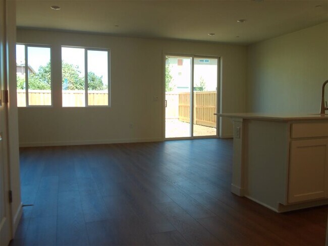Foto del edificio - 1339 Kensington Dr