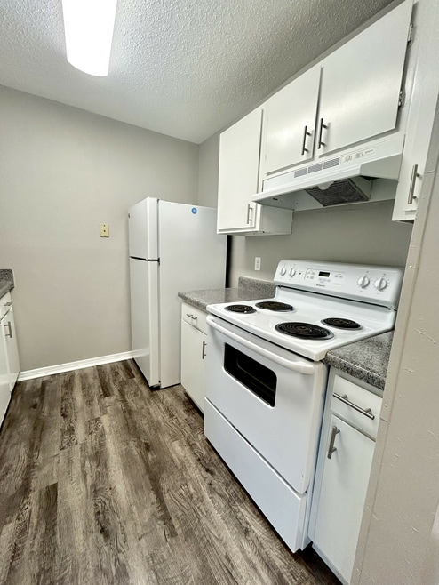Building Photo - The Glenwood at Pinson