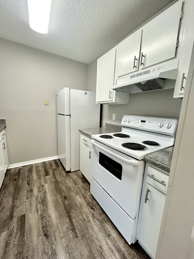 Building Photo - The Glenwood at Pinson