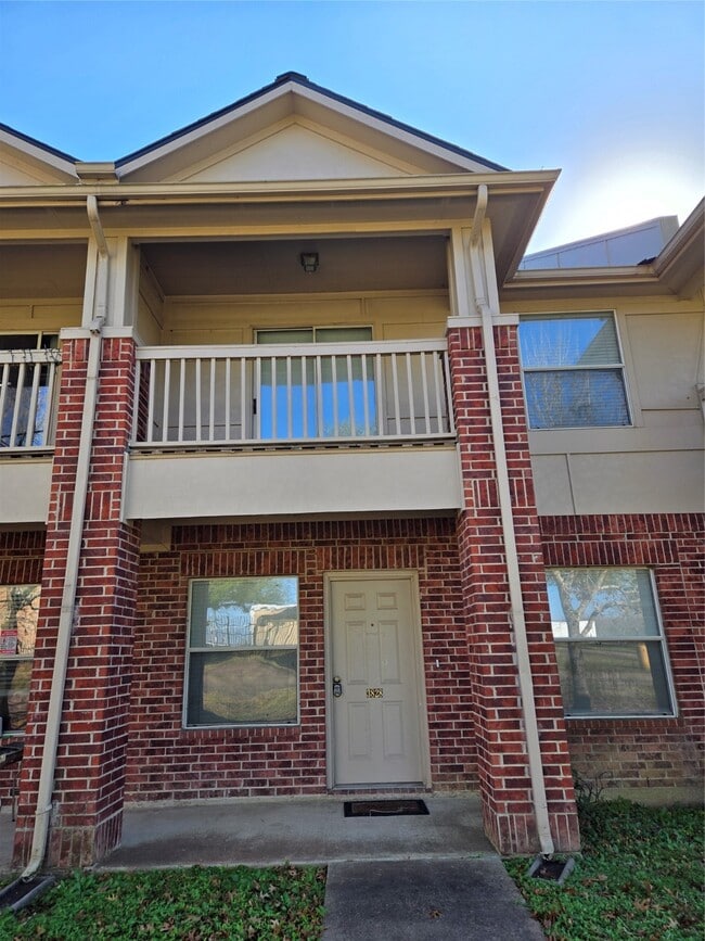 Foto del edificio - 3828 Shire Valley Dr