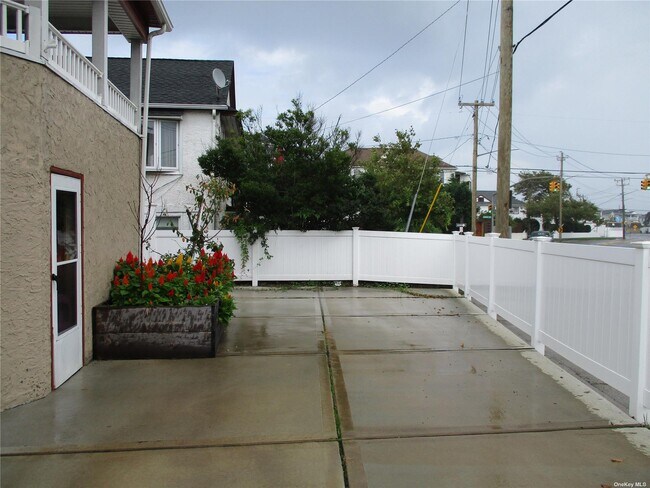 Building Photo - 56 Malone Ave
