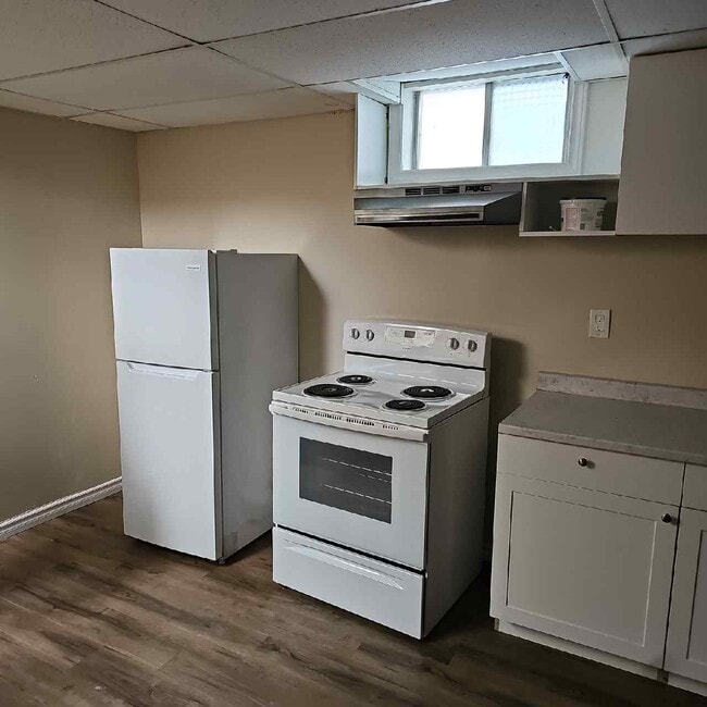 Photo du bâtiment - 2-Bed Basement Suite in Timmins | $1649 ALL-INCLUSIVE | Private Laundry