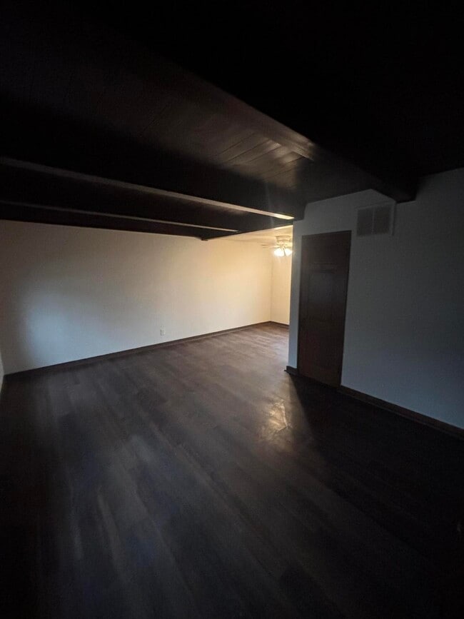 Foto del edificio - 5586 Azalea Ct