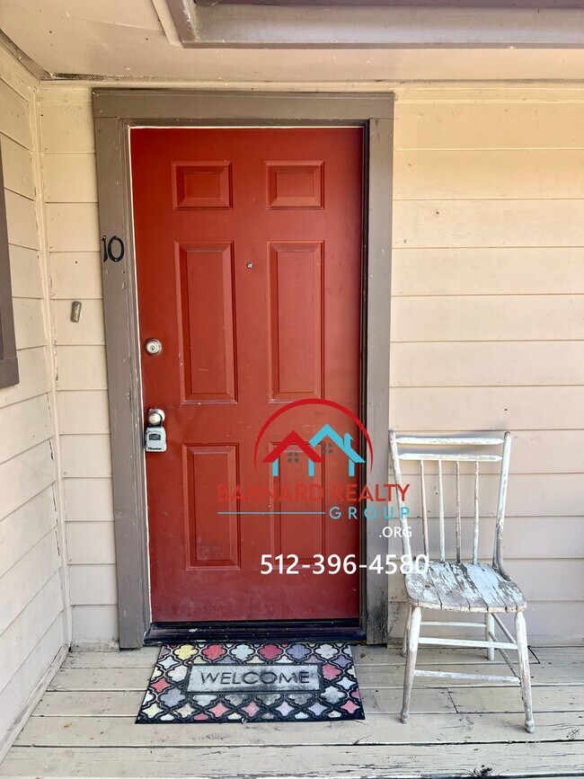 Foto del edificio - 402 N Fredericksburg St