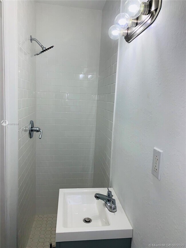 Foto del edificio - 1255 SW 6th St