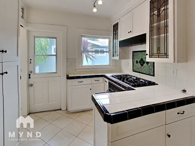 Building Photo - 3575 Ray St