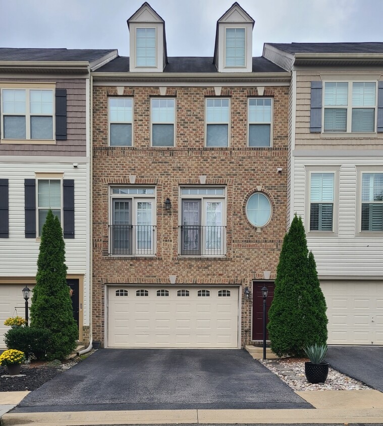 Front - 1443 Occoquan Heights Ct (Occoquan, VA)