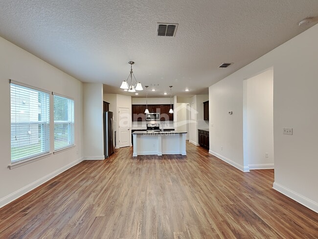 Foto del edificio - 740 Celebration Lane