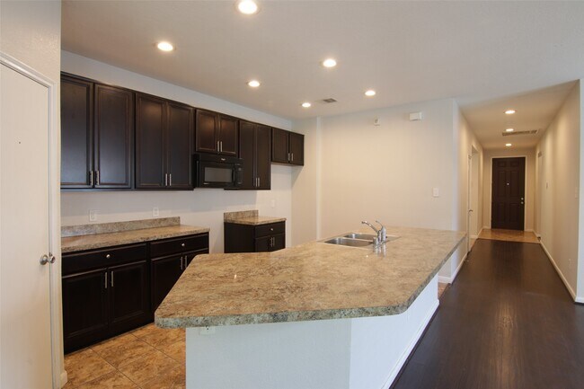 Building Photo - 9431 Black Tooth Way