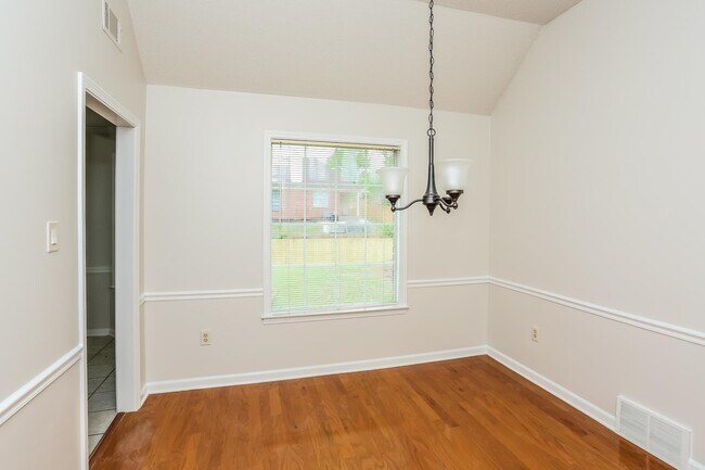 Foto del edificio - 4111 Meadow Ct Dr