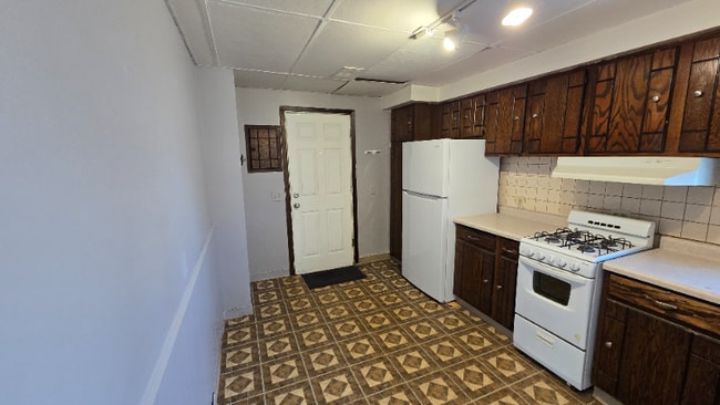 Building Photo - 336 2nd Ave S