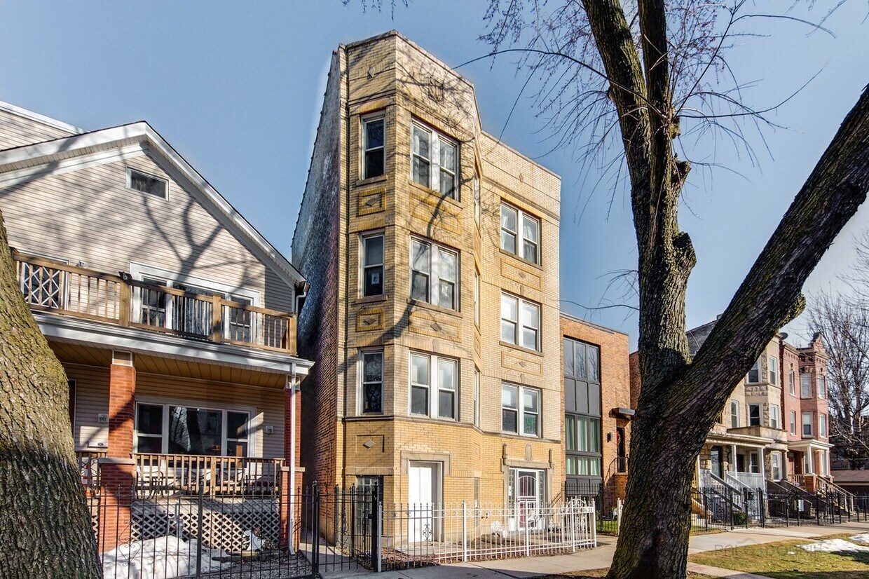 Foto principal - 1631 N Richmond St