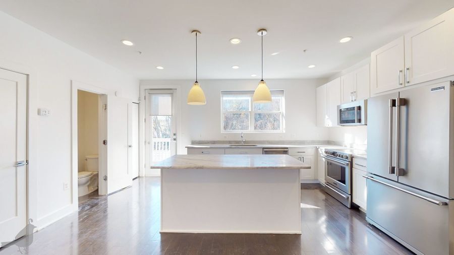 Foto principal - 3306 9th St NE