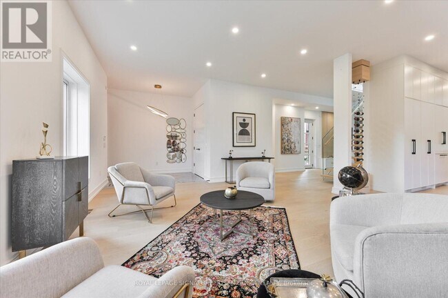 Photo du bâtiment - 36 Glenshaw Crescent