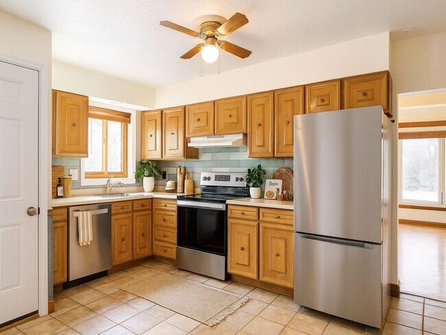 Foto del edificio - North Salt Lake 2 Bed 1 Bath - jetted tub!