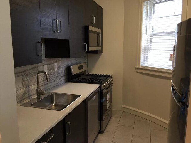 Newly Rennovated Kitchen - 812 Pine St