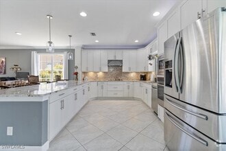 Building Photo - 13870 Silver Lake Ct