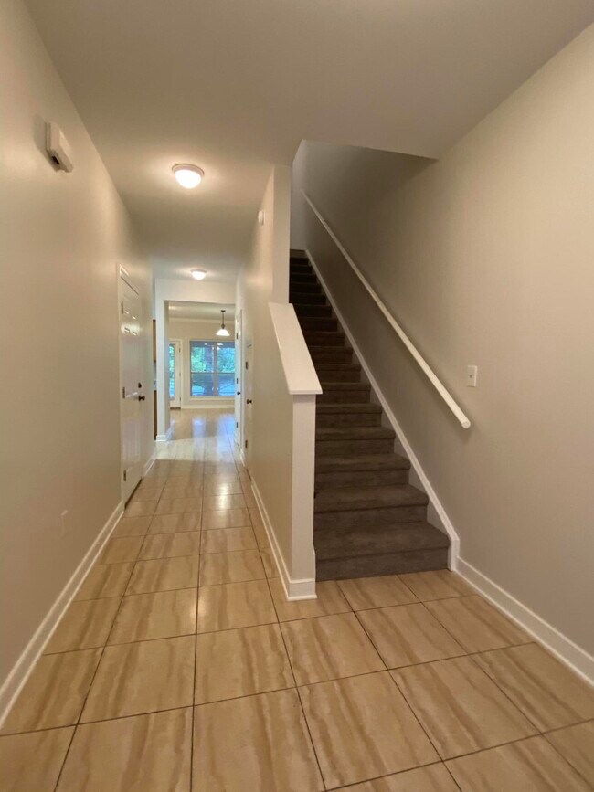 Foto del edificio - 417 Twin Lakes Ln