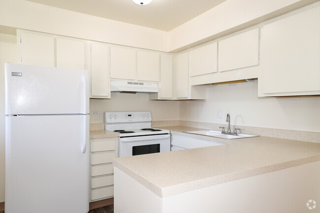 1BD, 1BA - 768SF - Casa Loma Apartments