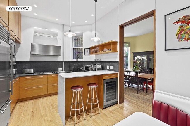 Foto del edificio - 38 W 9th St