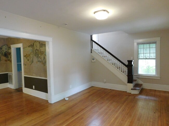 Building Photo - 605 Johnson Street - Located in the Histor...