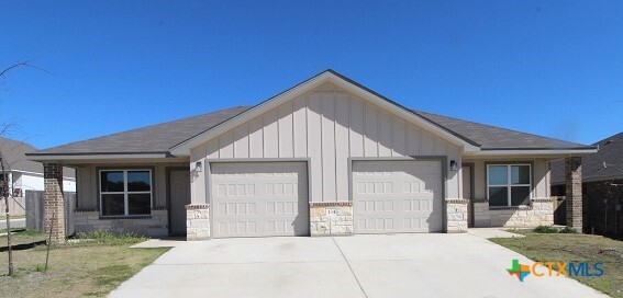 Foto principal - 134 Wind Ridge Dr