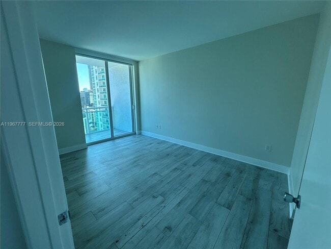 Foto del edificio - 950 Brickell Bay Dr