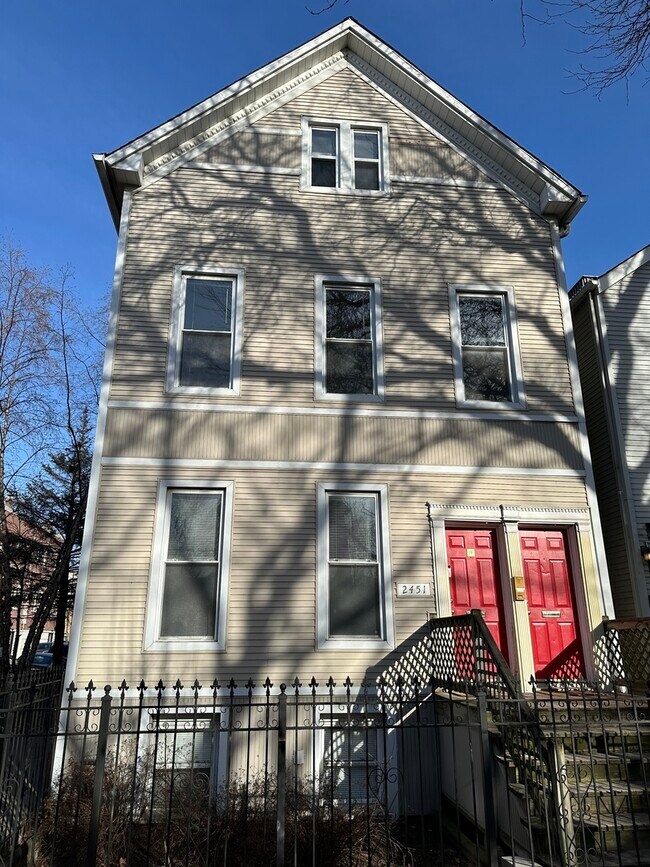 Building Photo - 2451 N Marshfield Ave