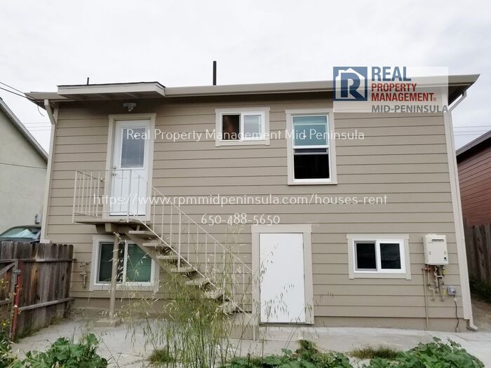 Primary Photo - Beautiful 2 Bedroom / 1 Bath Duplex in Sou...