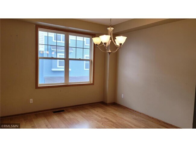 Building Photo - 1687 Village E Trl
